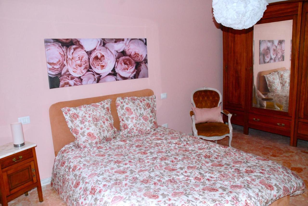 Casa Paolina Nel Centro Di Bracciano Villa Buitenkant foto